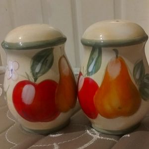Gibson fruit grove salt and pepper shaker set